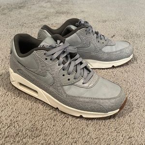Women’s Nike Air Max 1 Essential - Wolf Grey